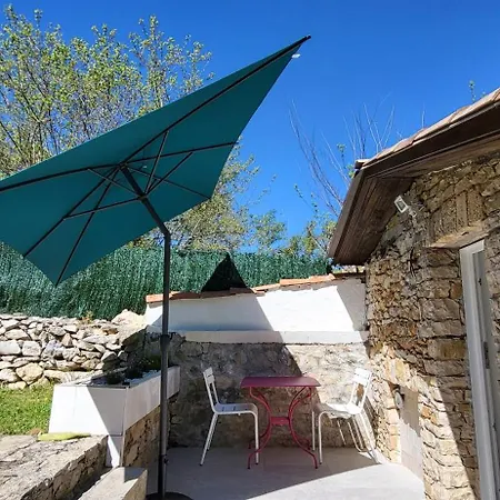Les Pierres De Cezaire Saint-Cézaire-sur-Siagne